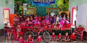 Read more about the article बांदा केंद्र शाळेत रेड डे साजरा