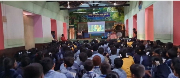 You are currently viewing जि. प. शाळेतील विद्यार्थ्यांना दाखवला ‘शेर शिवराय’…!
