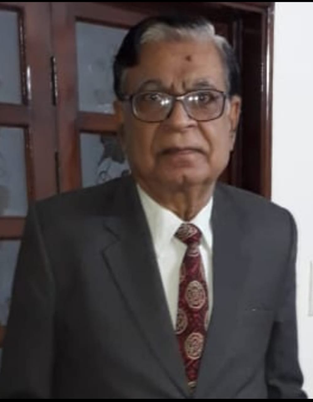 You are currently viewing डॉ नरेंद्रनाथ पांडे यांचा जन्मदिवस सामाजिक उपक्रमांनी साजरा*