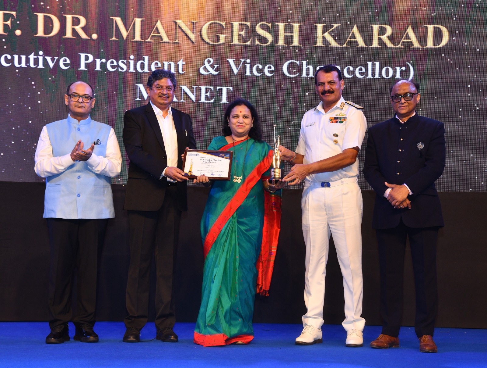 प्रा.डॉ.मंगेश कराडांना जिवनगौरव पुरस्कार