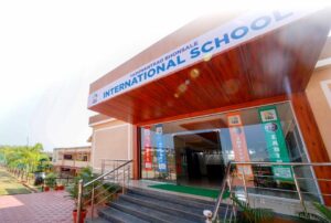 भोसले इंटरनॅशनल स्कूल "मुख्यमंत्री माझी शाळा सुंदर शाळा" स्पर्धेतून माध्यमिक गटात प्रथम