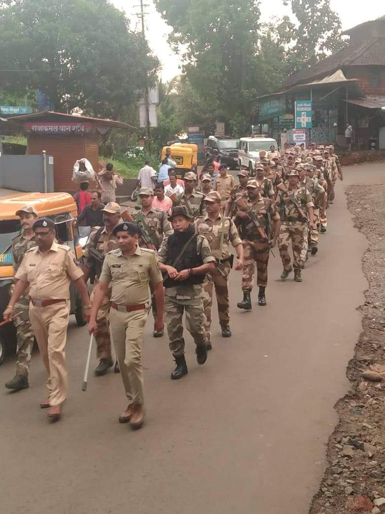 You are currently viewing कणकवलीत विधानसभा निवडणुकीच्या पार्श्वभूमीवर पोलिसांचे संचलन