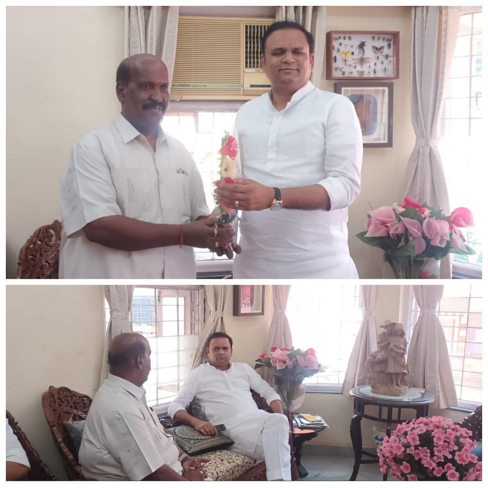 You are currently viewing विधानसभेचे सभापती राहुलजी नार्वेकर ‌यांची राजेंद्र प्रभाकर मसुरकर यांनी घेतली सदिच्छा भेट