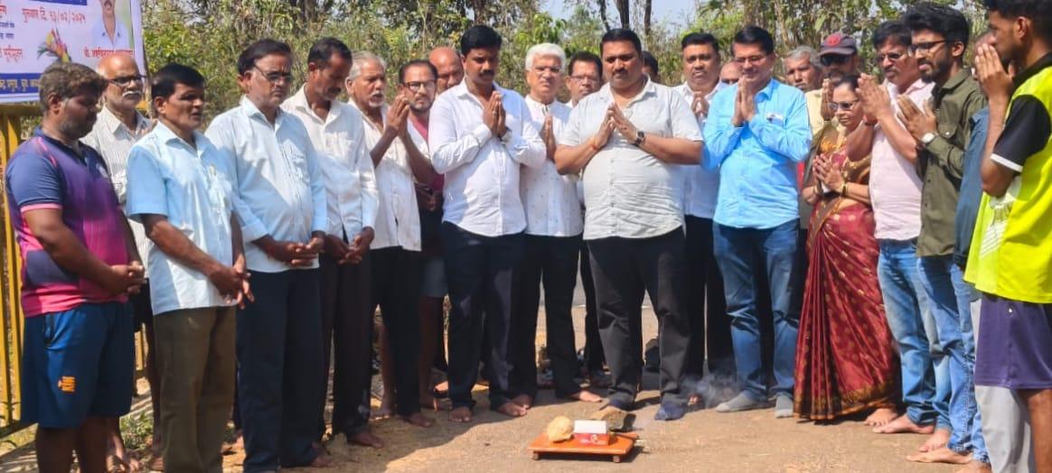 You are currently viewing न्हावेलीतील शिरोडा मेन रस्ता ते चौकेकर वाडी व शिरोडा मेन रस्ता ते निर्गुण वाडी ‌रस्त्याचे भूमिपूजन संपन्न 