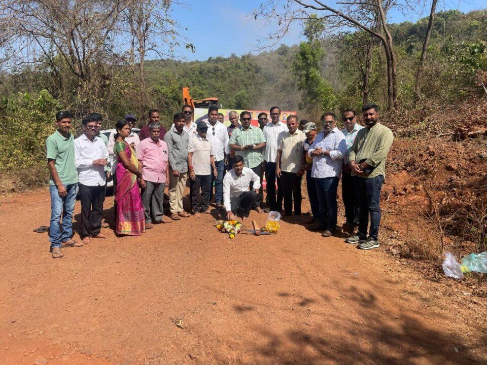 You are currently viewing नितेश राणे यांच्या माध्यमातून नाद ते महाळुंगे ग्रामसडक रस्त्याचे भूमिपूजन