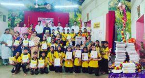 Read more about the article बांदा नं.१केंद्रशाळेत विद्यार्थ्यांनी उभारली पुस्तकांची गुढी