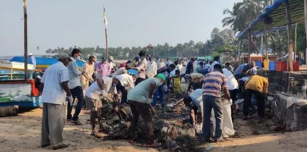 You are currently viewing धर्माधिकारी प्रतिष्ठानच्या वतीने सिंधुदुर्गात स्वच्छता अभियान