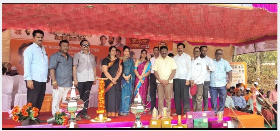 You are currently viewing पणदूर येथे आम. निलेश राणे यांच्या वाढदिवसानिमित्त क्रिकेट स्पर्धेचे आयोजन