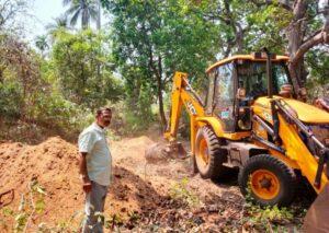 Read more about the article मृत गाईच्या विल्हेवाटीसाठी महेंद्र म्हाडगुत यांनी स्वखर्चाने केली मदत…