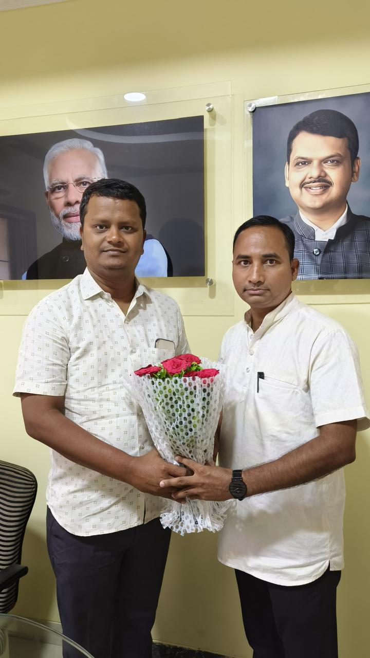 You are currently viewing एम्पायर ग्रुपचे संतोष चव्हाण यांनी केले मिलिंद मेस्त्री यांचे अभिनंदन