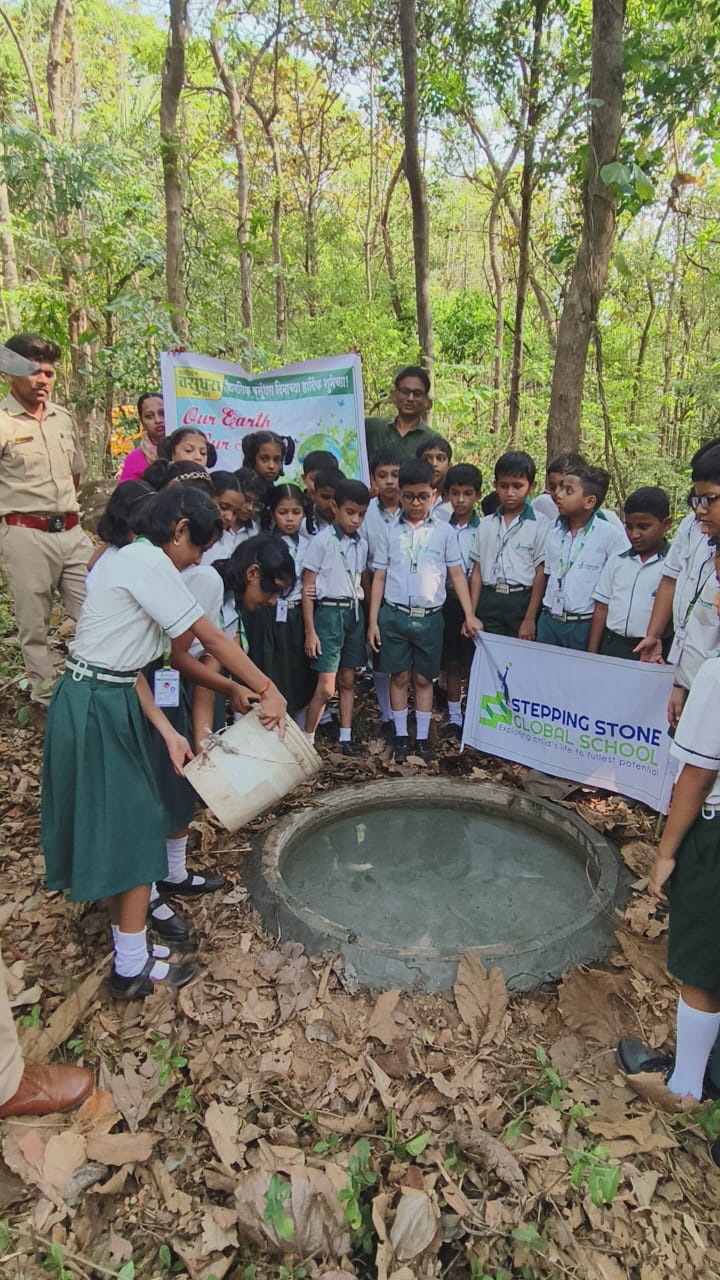 You are currently viewing स्टेपिंग स्टोन ग्लोबल स्कूलने साजरा केला ‘जागतिक वसुंधरा दिन’ अनोख्या पद्धतीने
