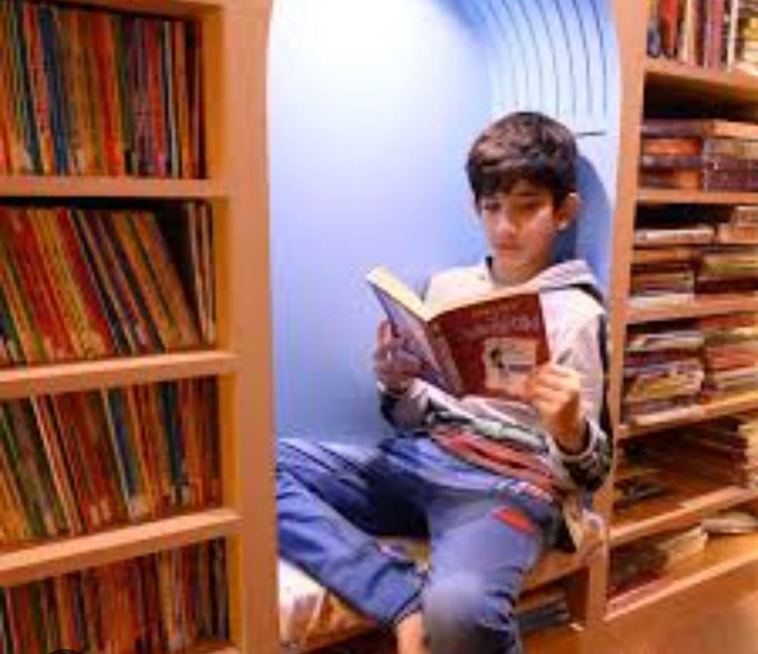 You are currently viewing पुस्तकांना मित्र माना