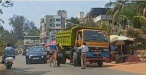 Read more about the article कुडाळात डंपर वाहतुकीवर पोलिसांची कारवाई…