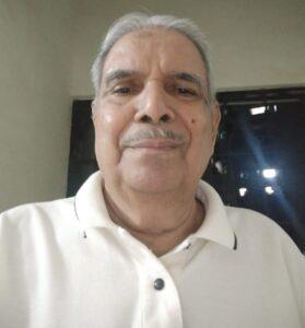 Read more about the article खाऊ घालतो वडापाव