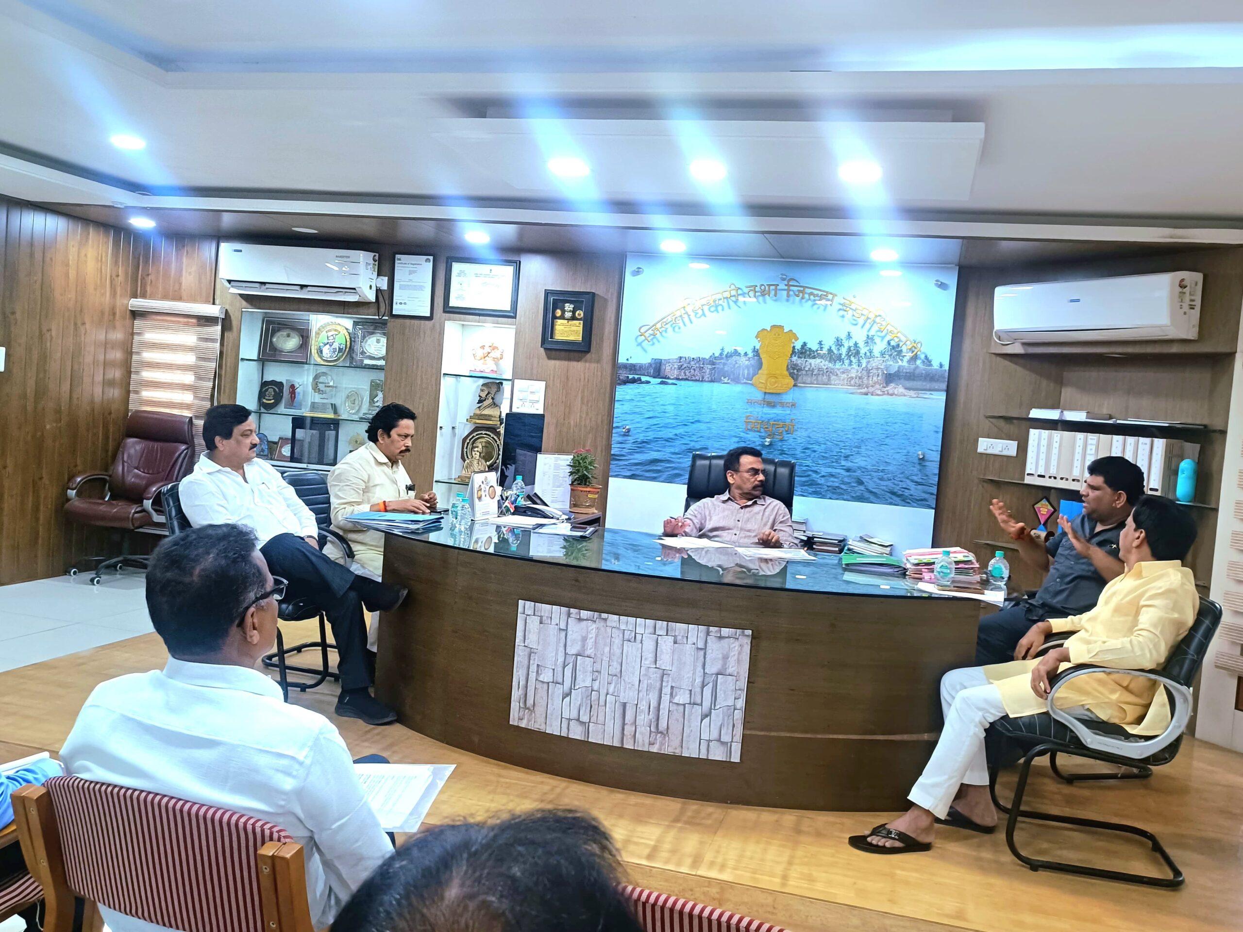 You are currently viewing कासार्डेतील अवैध सिलिका उत्खननाची चौकशी करण्याचे जिल्हाधिकाऱ्यांचे शिवसेना शिष्टमंडळाला आश्वासन