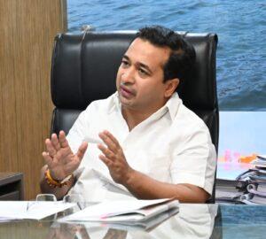 Read more about the article ज्येष्ठ नागरिक धोरणाची प्रभावी अंमलबजावणी करा – पालकमंत्री नितेश राणे