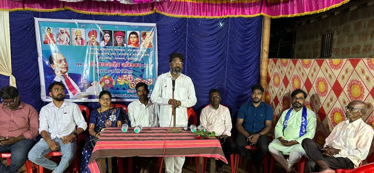 You are currently viewing डॉ.बाबासाहेब आंबेडकर यांनी मानवी मूल्यांवर आधारीत संविधानाची निर्मीती केली -रमाकांत जाधव