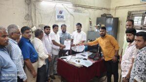 Read more about the article बीएसएनएल सेवा सुरळीत करा अन्यथा टाळे ठोकणार – सरपंच सचिन पारधीये !