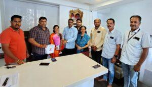 Read more about the article दहावी परीक्षेत कणकवली तालुक्यात प्रथम आलेल्या विधी चिंदरकर हिचा वैभव नाईक, सतीश सावंत यांनी केला सत्कार