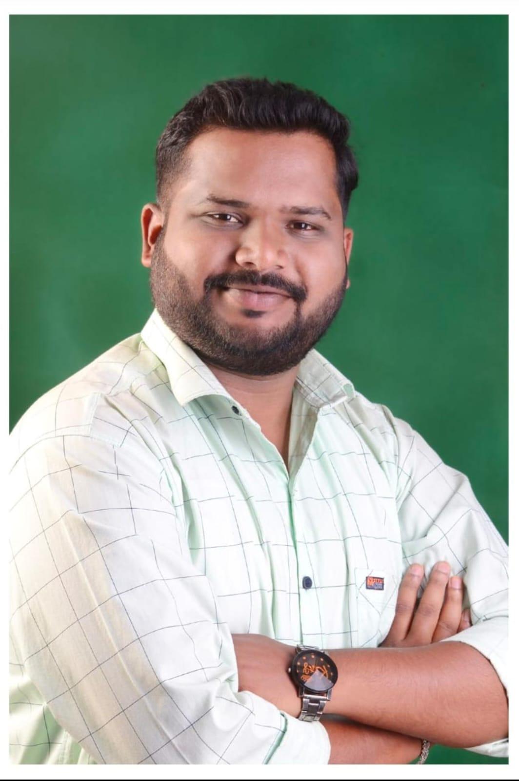 You are currently viewing “आमदार दीपक केसरकर आता तरी मतदारसंघात या…