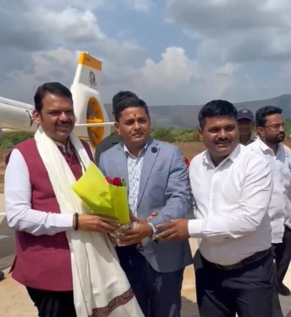 You are currently viewing मुख्यमंत्र्यांचा सत्कार करणे भोवले…