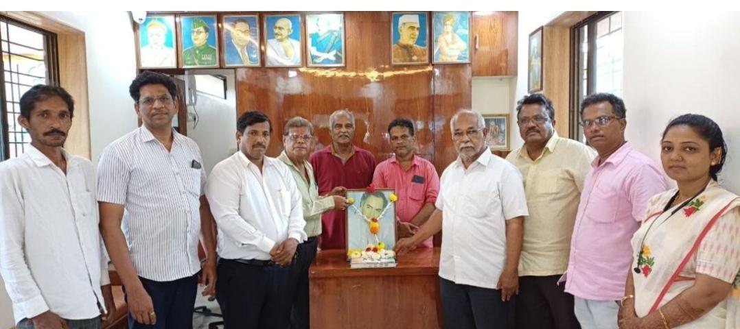 You are currently viewing कणकवलीत काँग्रेसतर्फे राजीव गांधी यांच्या स्मृतींना अभिवादन…