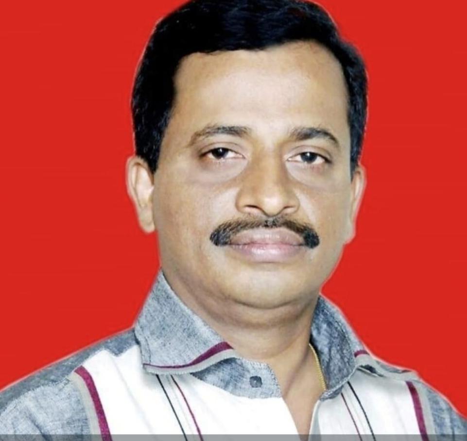 You are currently viewing सहाय्यक महसुल अधिकारी दिलीप पाटील यांची नायब तहसिलदारपदी बढती