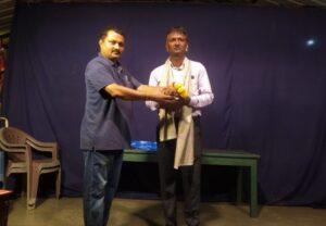 Read more about the article दशावतारी नाट्यनिर्माते झिलू गोसावी यांचा शिवव्याख्याते ॲड. शिवाजी देसाई यांच्या हस्ते गौरव