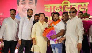 Read more about the article उबाठा सेनेचे अल्पसंख्यांक तालुकाप्रमुख साजिद बांगी व आबिद बांगी यांचा भाजपात प्रवेश