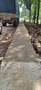 Read more about the article कुडाळ मालवण तालुक्यात वारंवार होणाऱ्या निकृष्ट विकास कामांना सत्ताधारी पक्षाच्या पदाधिकारी आणि कार्यकर्ते यांची साथ-  कुडाळ शहर गणेश घाट रस्ता निकृष्ट कामाला जबाबदार कोण.