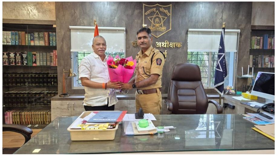 You are currently viewing जिल्हाध्यक्ष संदेश पारकर यांनी घेतली नूतन पोलीस अधीक्षक डॉ. मोहन दहिकर यांची सदिच्छा भेट
