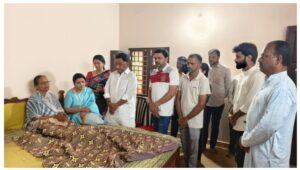 Read more about the article खासदार नारायण राणे यांनी केले मनिष दळवी आणि कुटुंबीयांचे सांत्वन