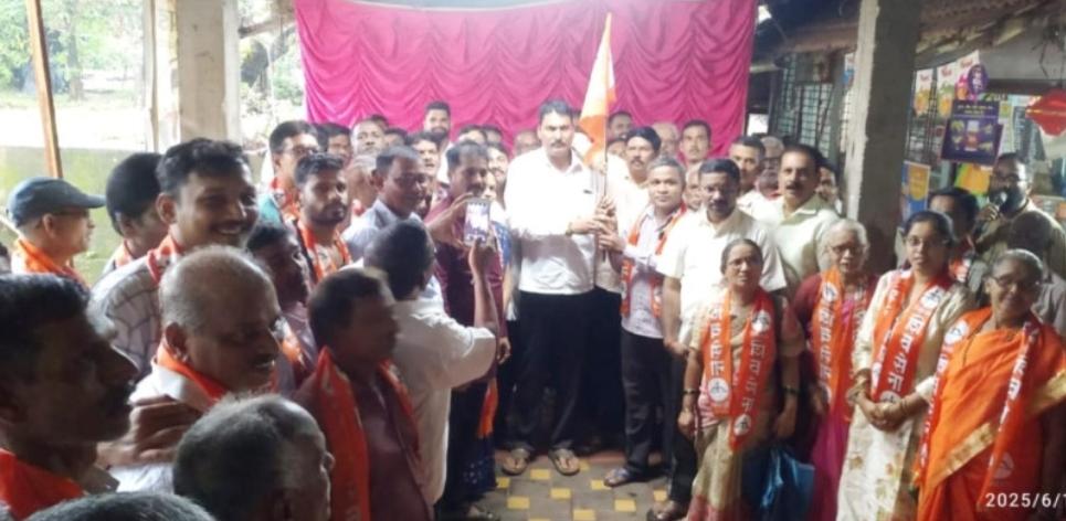 You are currently viewing गोळवण गावातील विकासकामे आमदार निलेश राणे यांच्या माध्यमातून पूर्ण करणार : दत्ता सामंत