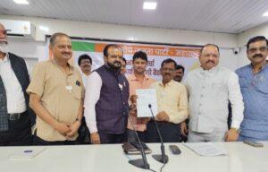 Read more about the article नारायण सावंत यांच्यावर आता दुहेरी जबाबदारी