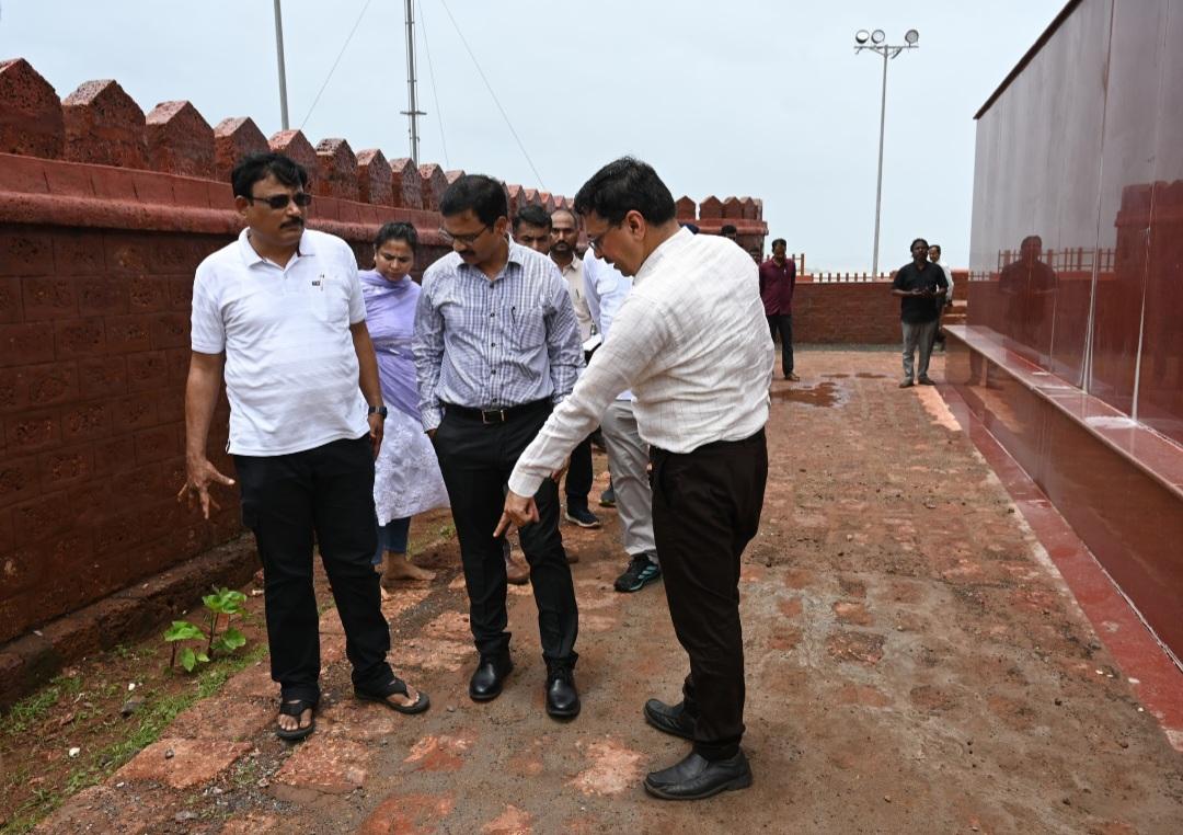 You are currently viewing छत्रपती शिवाजी महाराजांचा पुतळा व चबुतरा पूर्णपणे मजबूत, सुस्थितीत