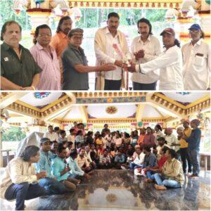 Read more about the article शिवसेनेच्या वर्धापन दिनानिमित्त दशावतारी कलाकारांच्या संघटनेसाठी आम. निलेश राणेंकडून एक लाखाची मदत