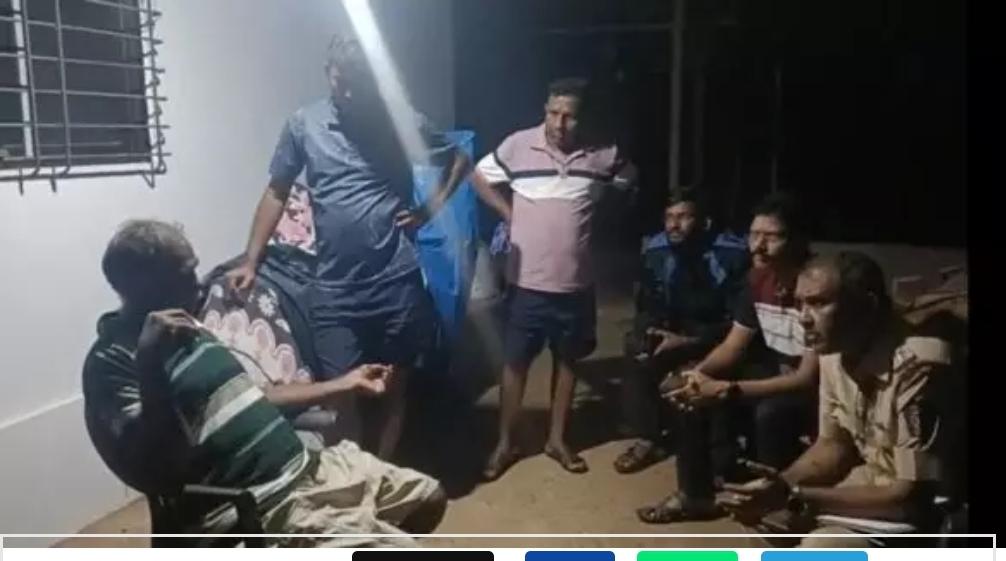 You are currently viewing वसोली काॅजवेवरून युवक गेला वाहून, एक सुदैवाने बचावला