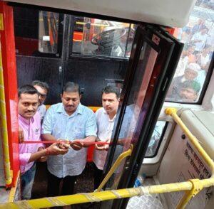 Read more about the article विजयदुर्ग आगारात दाखल झालेल्या नव्या गाड्यांचे आज लोकार्पण…