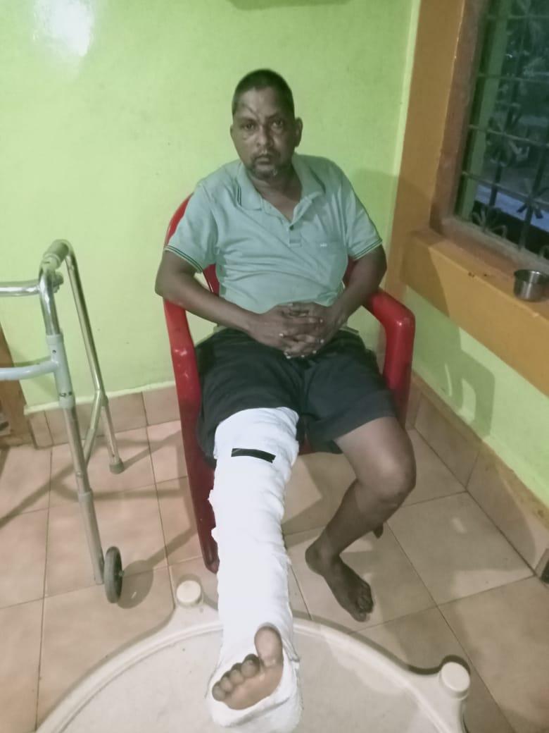 You are currently viewing आम. निलेश राणेंकडून जखमी रिक्षा चालकास मदतीचा हात