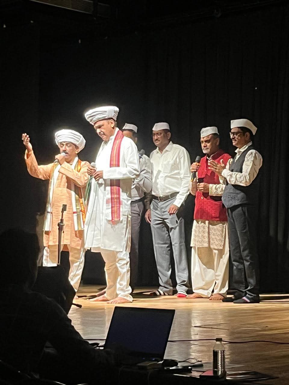 You are currently viewing इंडियन म्युझिकल क्लब प्रस्तुत, ‘गाता रहे मेरा दिल’च्या बिग बी मैफलीला श्रोत्यांचा उदंड प्रतिसाद