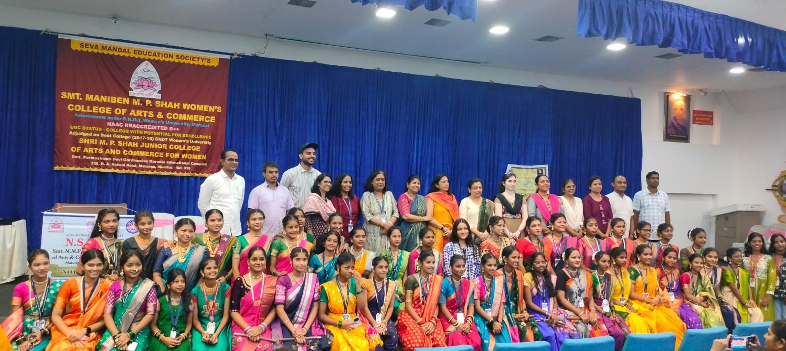 You are currently viewing विठ्ठलनामात तल्लीन झाल्या मणिबेन शाह महाविद्यालयातील विद्यार्थिनी – पर्यावरण वारीत रंगला भक्तिरसाचा उत्सव