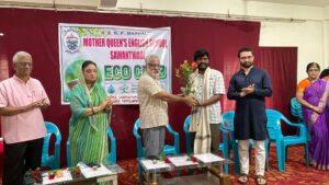 Read more about the article “शाश्वत जीवनशैली राखून निसर्गाचे राखणदार होऊया”:- रानमाणूस प्रसाद गावडेंचे आवाहन