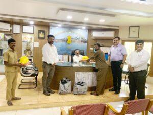 Read more about the article जिल्हाधिकारी अनिल पाटील यांच्या हस्ते नमस्ते योजनेंतर्गत सिवर व सेप्टिक टॅंक कामगारांना संरक्षणात्‍मक उपकरणांचे वितरण..