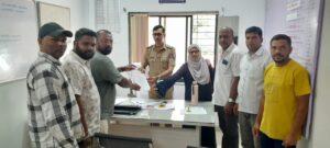 Read more about the article शिवसेना उ बा ठा गटाच्या वतीने सावंतवाडी पोलीस निरीक्षकांना शहरात ‌होणाऱ्या चोरीच्या घटने संदर्भात उपयोजनेबाबत निवेदन सादर 