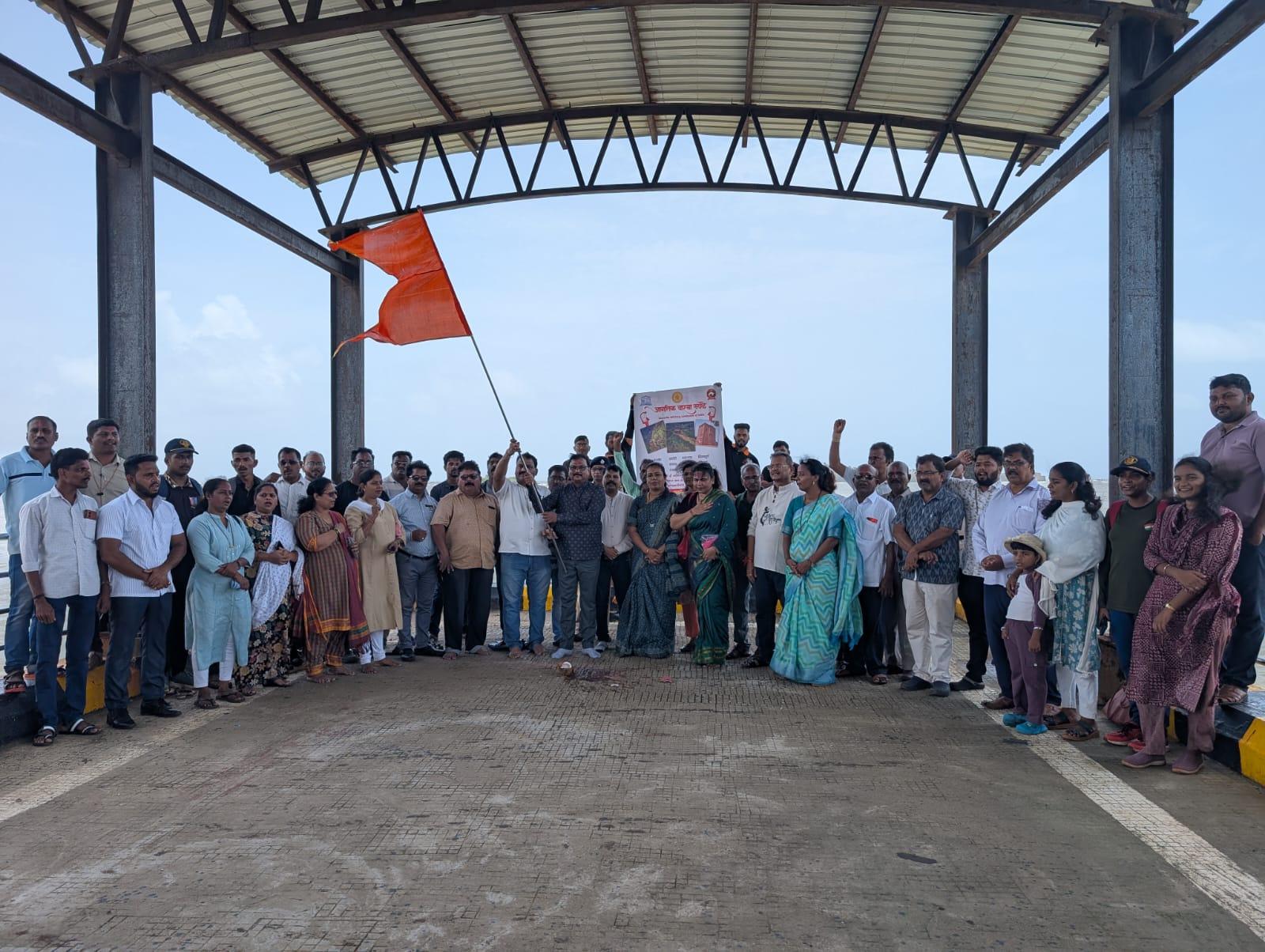 You are currently viewing मालवणात सिंधुदुर्ग किल्ल्याच्या साक्षीने शिवप्रेमींचा जल्लोष