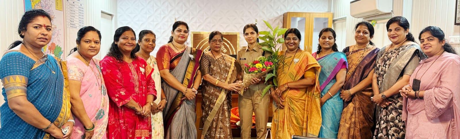 You are currently viewing भाजपा महिला मोर्चाच्या वतीने अप्पर पोलीस अधीक्षक नयोमी साटम यांचे स्वागत व अभिनंदन