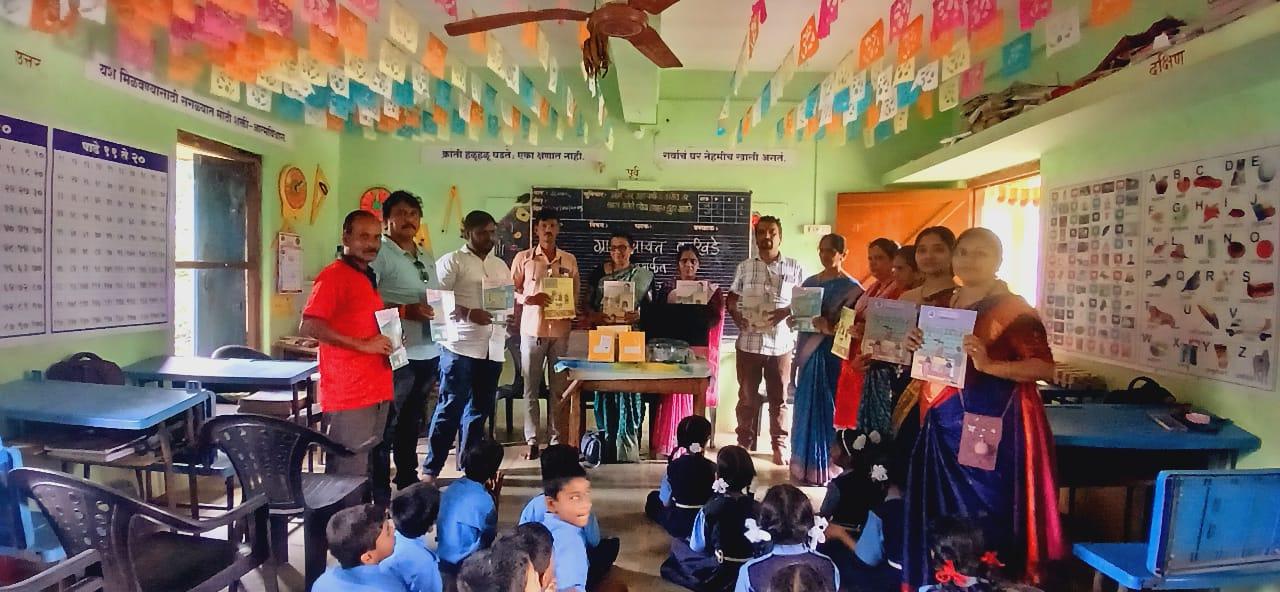 You are currently viewing कारिवडे ग्रामपंचायतीकडून शाळा नं.१ ला संगणक आणि शैक्षणिक साहित्य वाटप