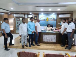 Read more about the article मालवण शहरातील विविध समस्यांबाबत शिवसेना पदाधिकाऱ्यांनी मा.आ. वैभव नाईक यांच्यासमवेत जिल्हाधिकाऱ्यांची घेतली भेट