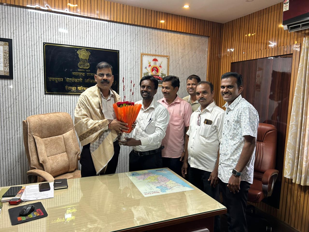 You are currently viewing उपमुख्य कार्यकारी अधिकारी (ग्रा.पं.) श्री.जयप्रकाश परब यांची भेट.