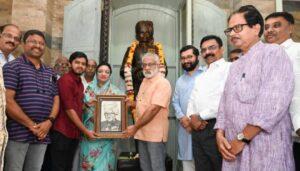 Read more about the article विष्णूप्रसाद सावंत यांनी साकारले बापूसाहेब महाराजांचे पेन्सिल स्केच….